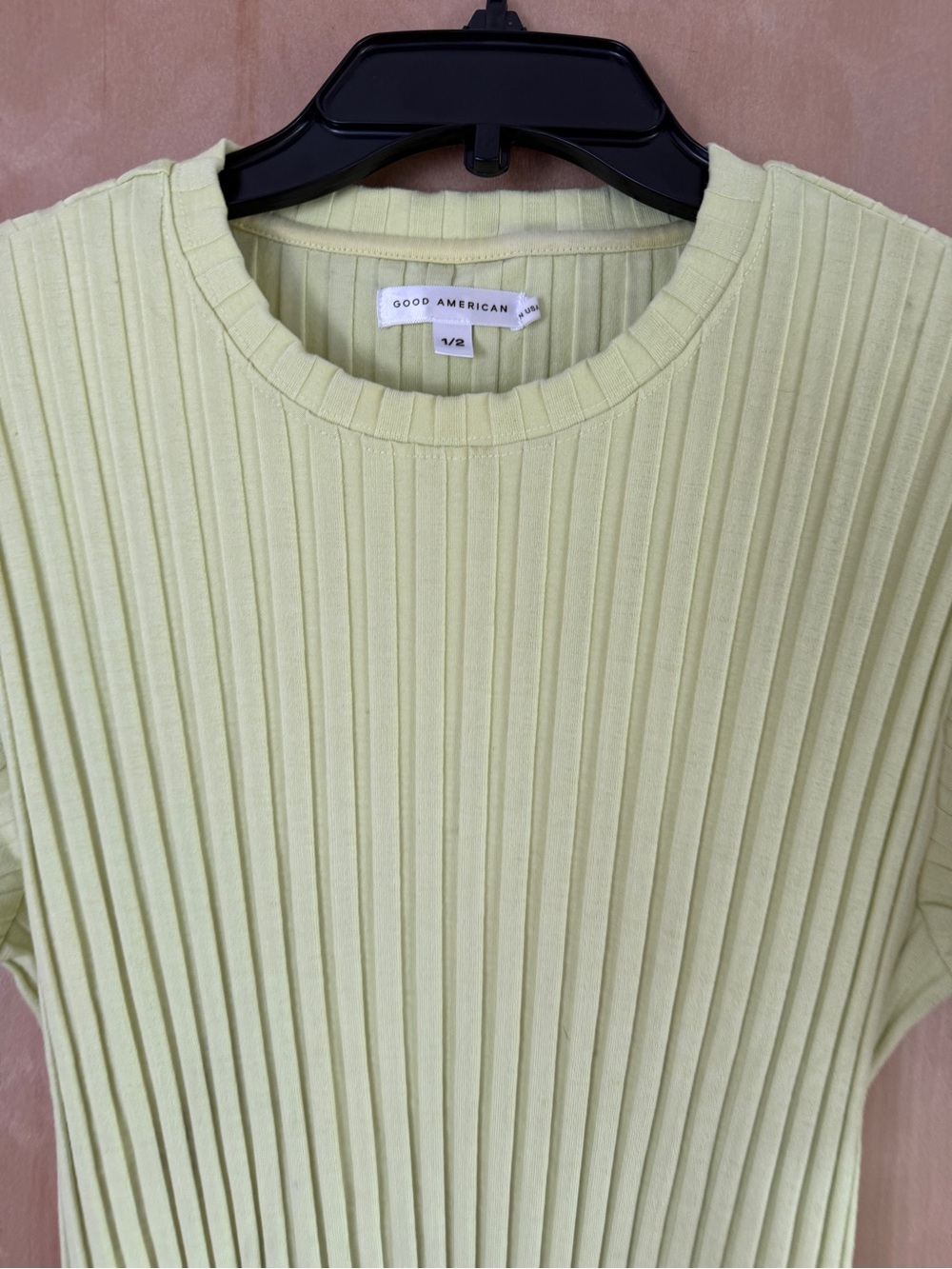 Good American Essential Rib Baby Tee – Neon Lime - Picture 5 of 14